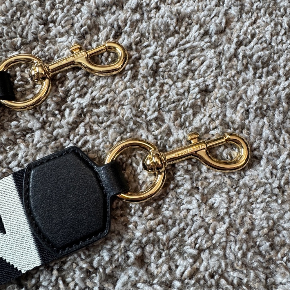 LIKE NEW Marc Jacobs The Logo Webbing Strap - Picture 2 of 6